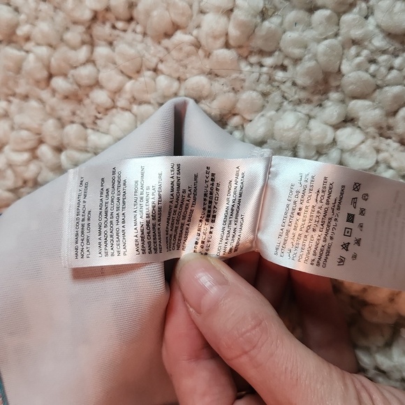 Blue on white geometric design scuba skirt. - Picture 4 of 6